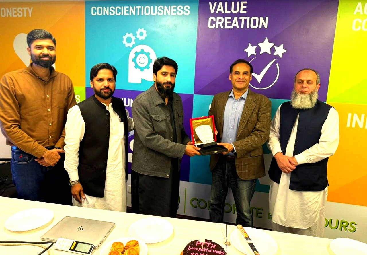 Award presentation to CEO